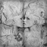 photo: kissing pages